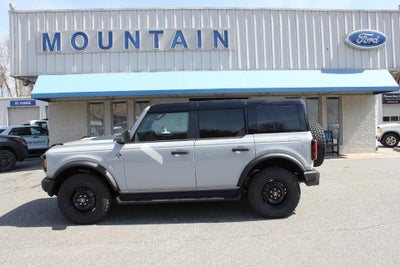 2026 Ford Bronco Outer Banks®