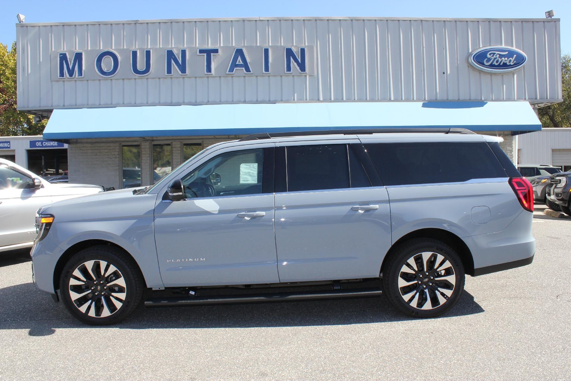 2027 Ford Expedition MAX Platinum