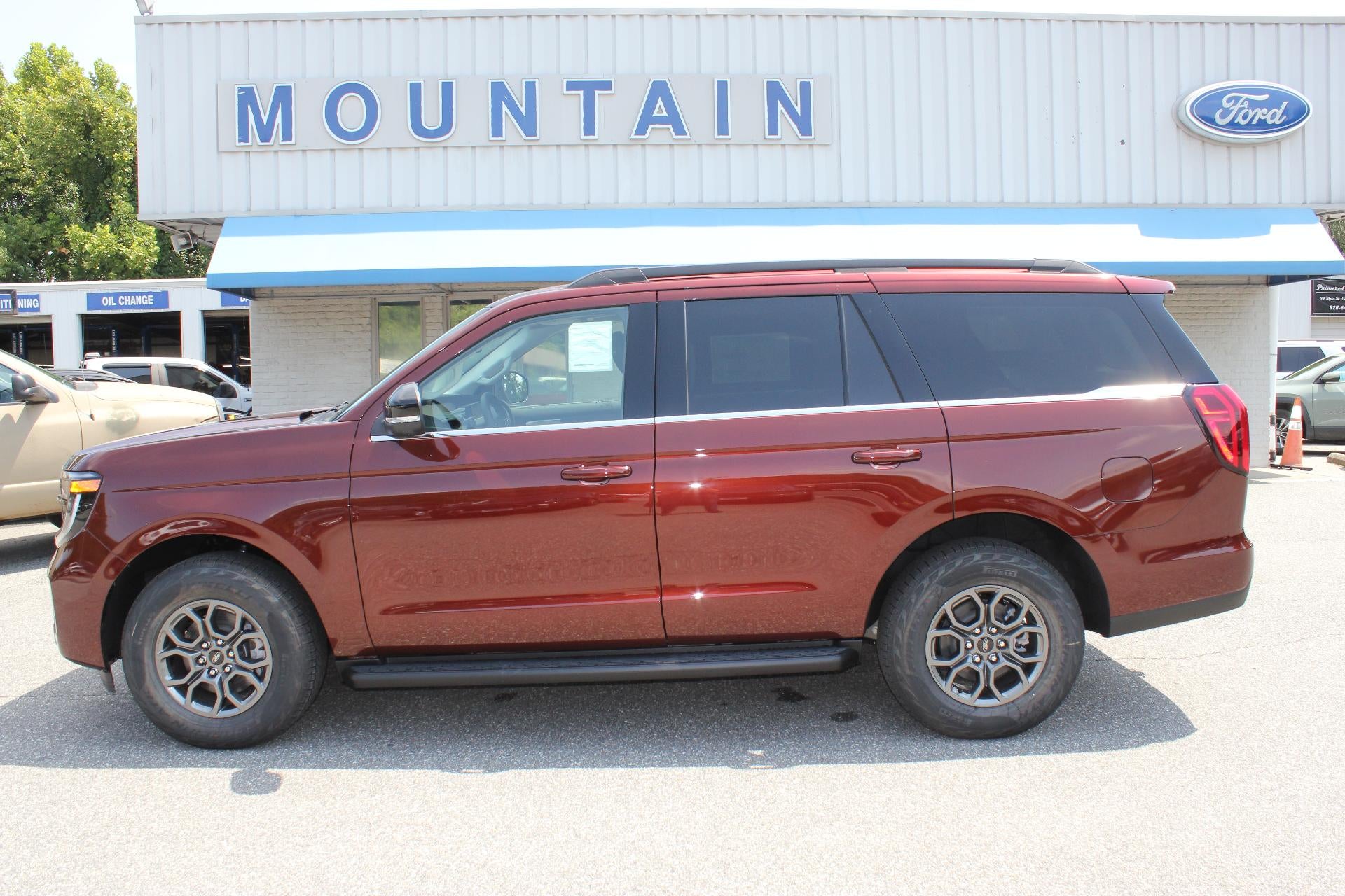 2027 Ford Expedition Active