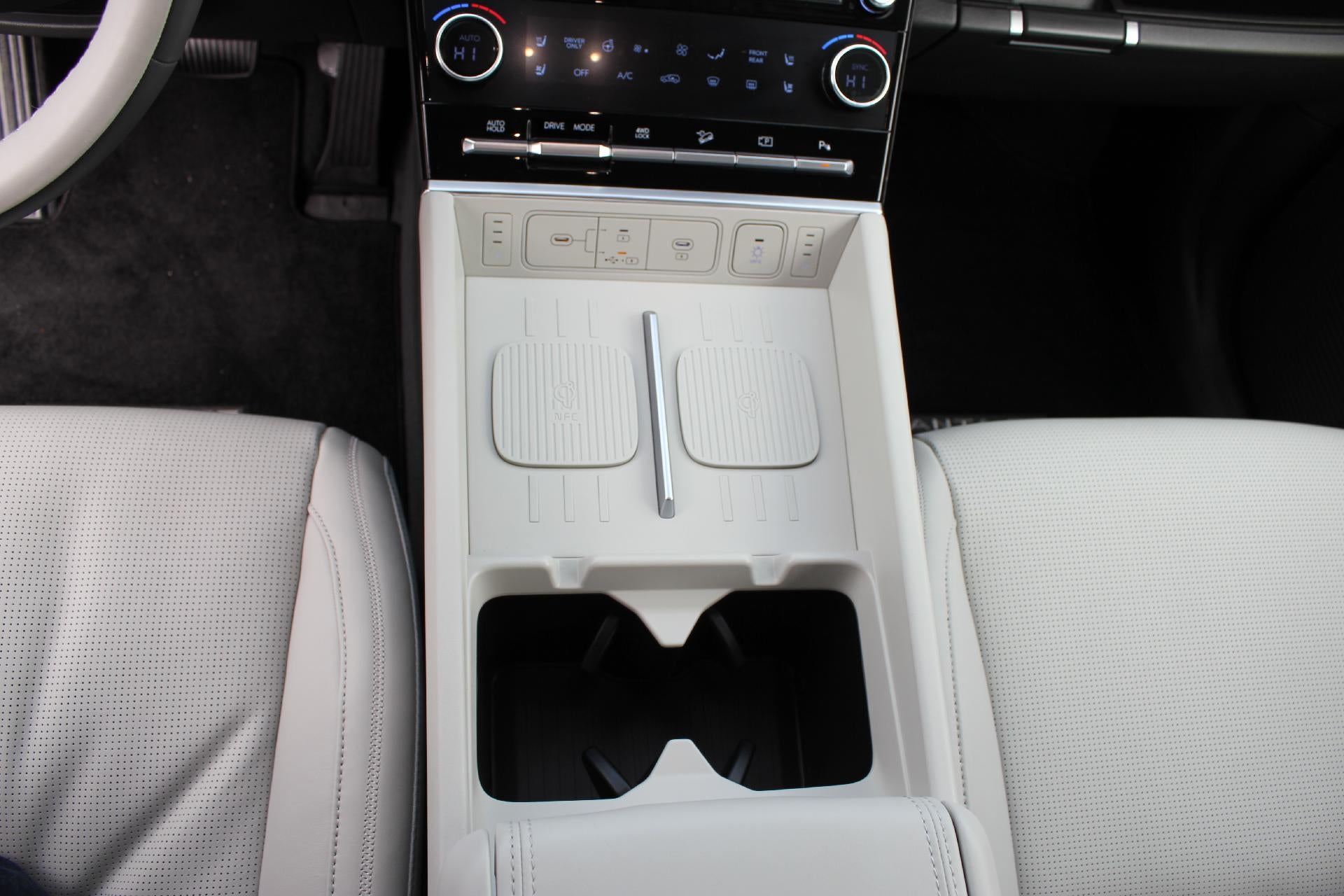 2025 Hyundai Santa Fe HEV Calligraphy